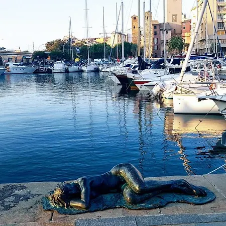 Appuntamento Al Porto Савона
