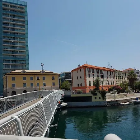 Appuntamento Al Porto * Савона
